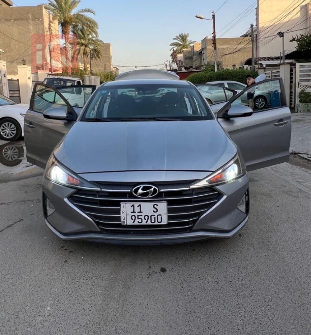 هیوندای ئەلەنترا
